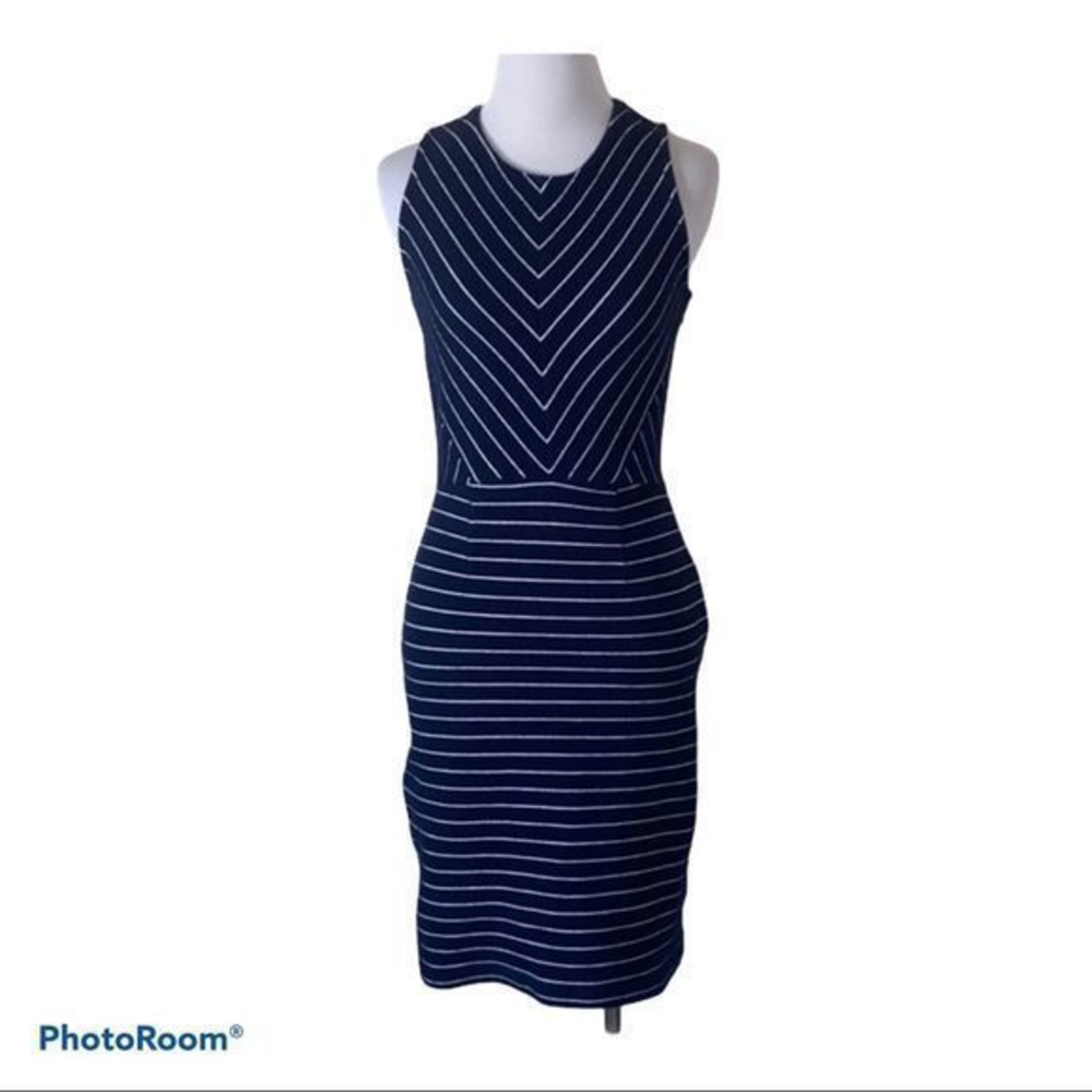 5/$30 🎈 Old navy women’s XS striped knit dress‎